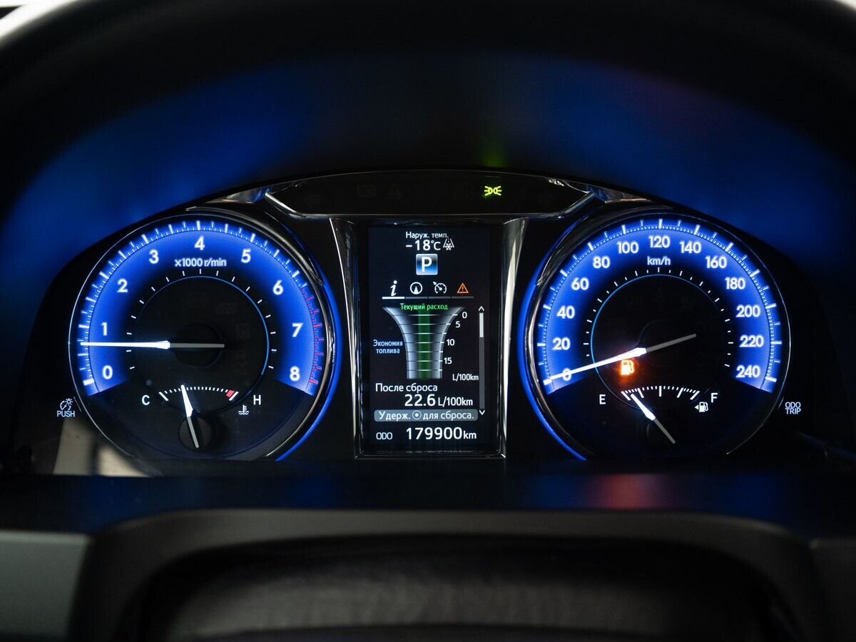 Toyota Camry 2015 - фото автомобиля