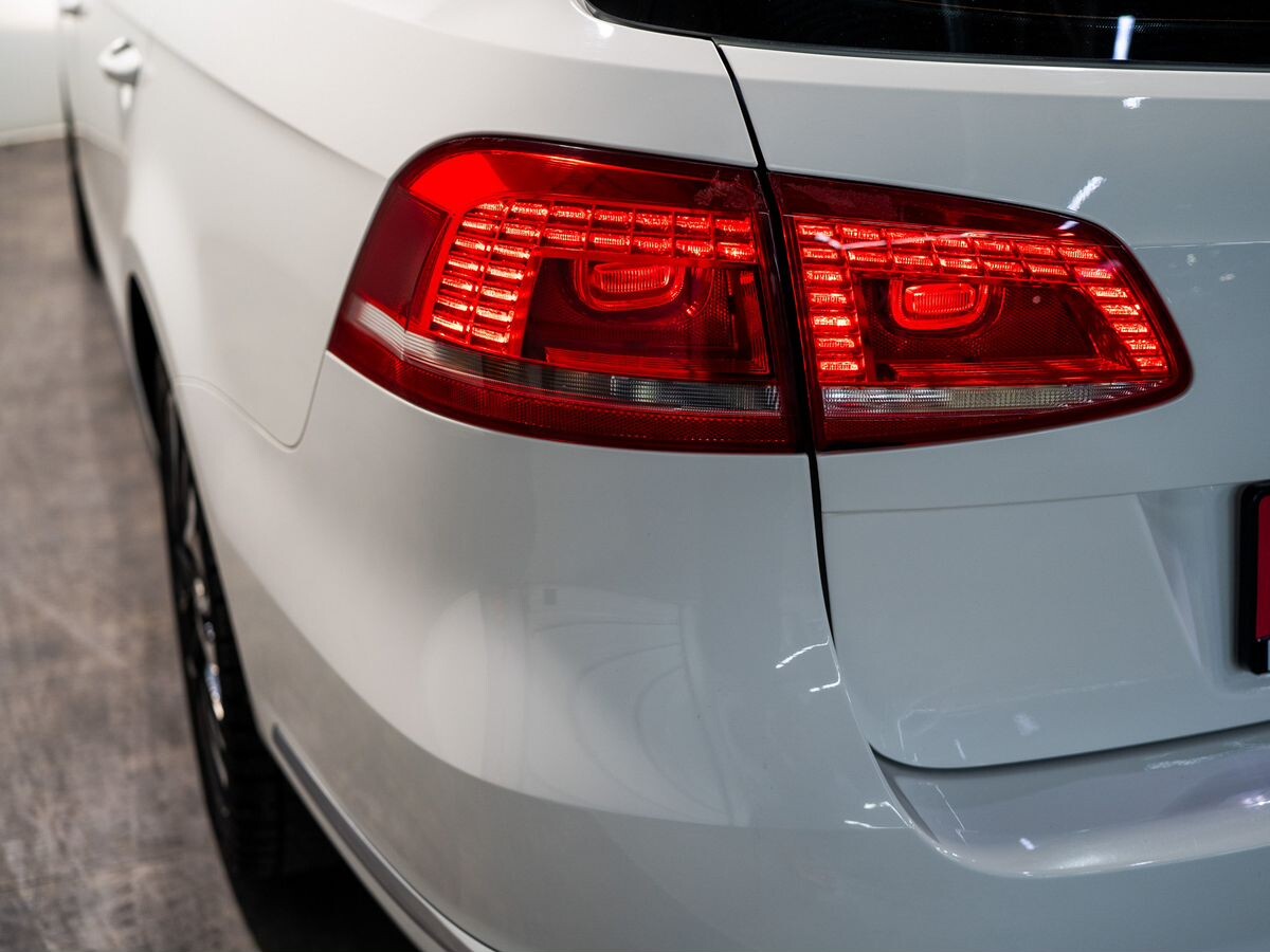 Volkswagen Passat 2012 - фото автомобиля