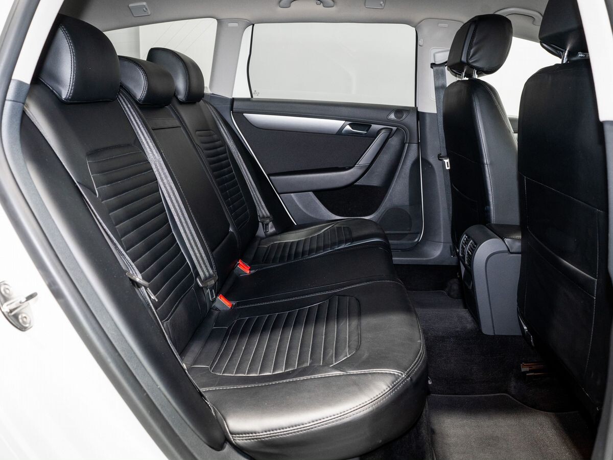 Volkswagen Passat 2012 - фото автомобиля