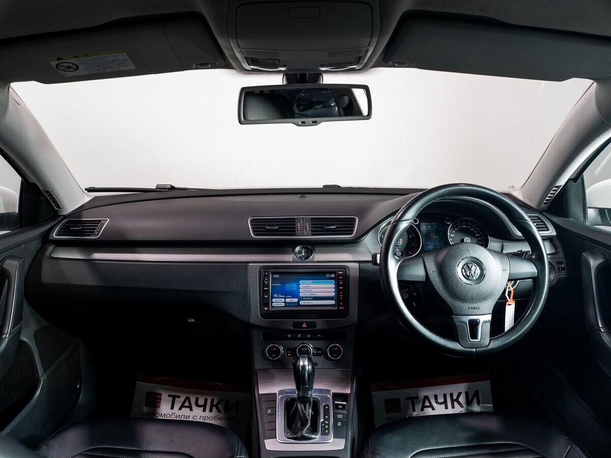 Volkswagen Passat 2012 - фото автомобиля