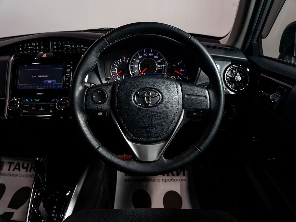 Toyota Corolla 2018 - фото автомобиля