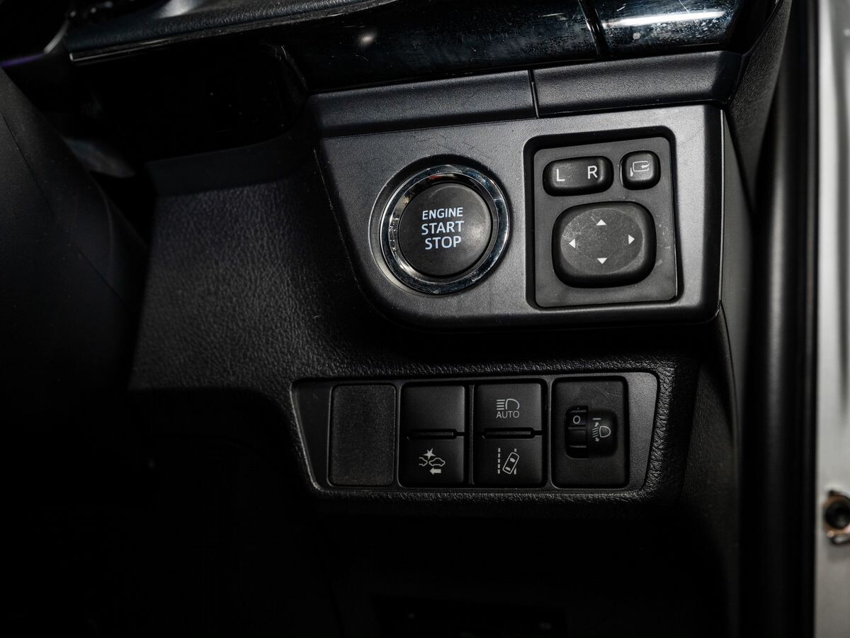 Toyota Corolla 2018 - фото автомобиля