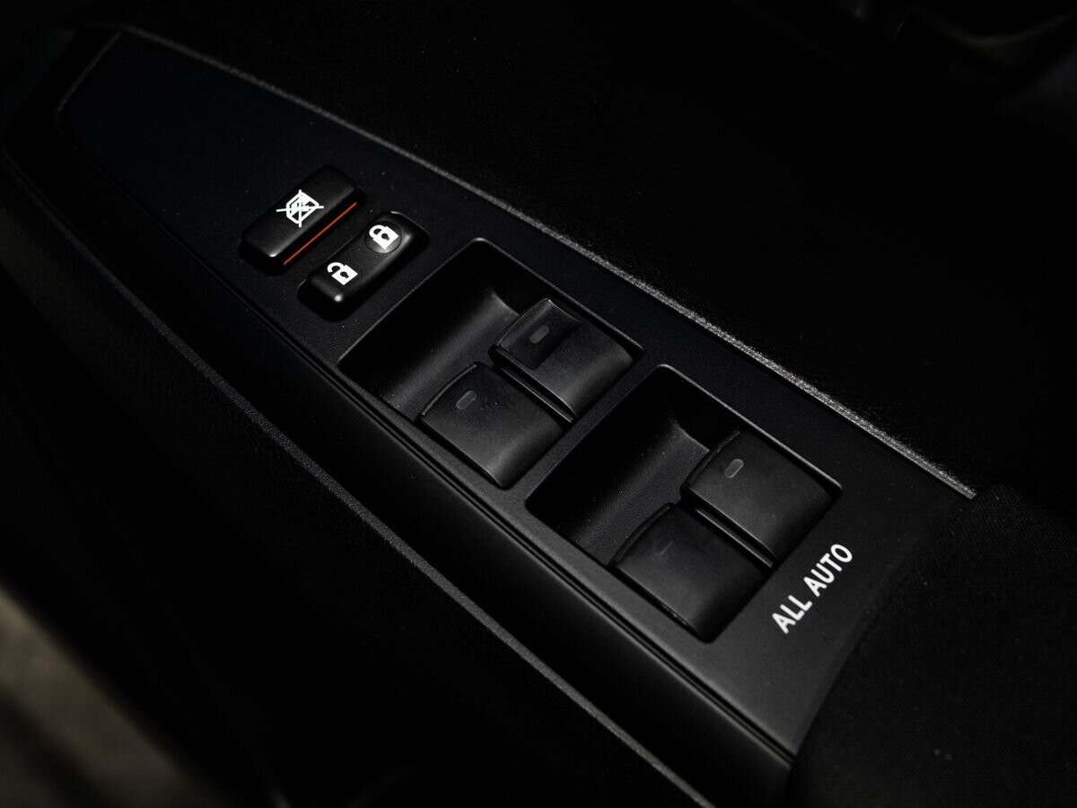 Toyota Corolla 2018 - фото автомобиля