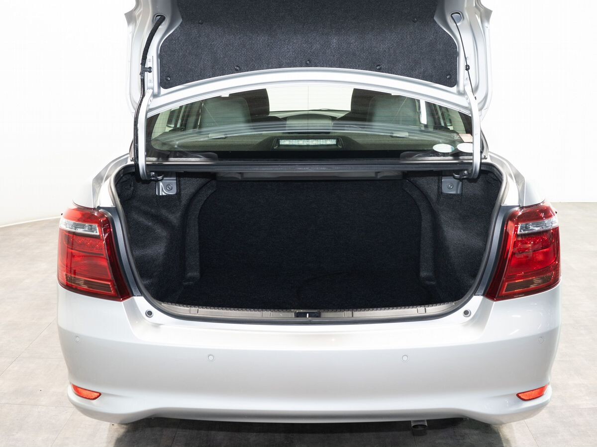 Toyota Corolla 2018 - фото автомобиля