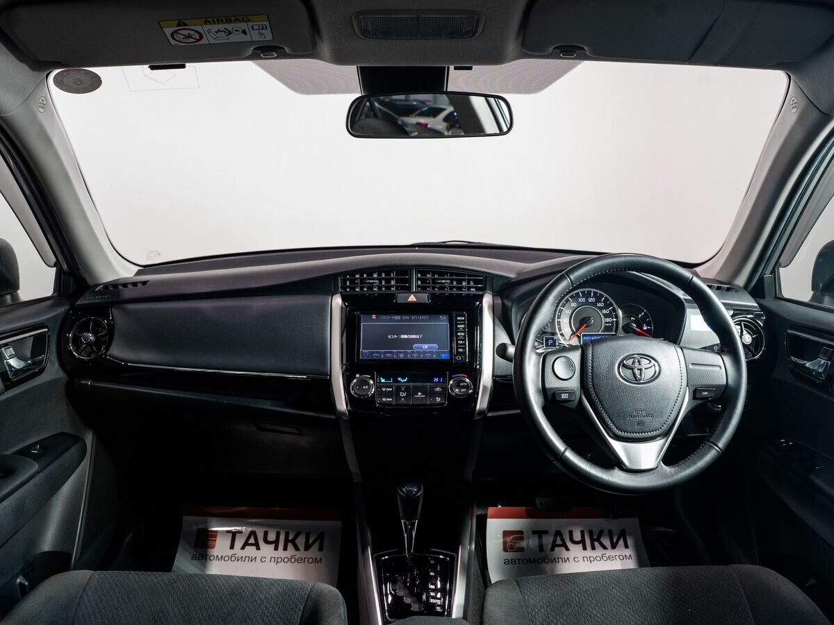 Toyota Corolla 2018 - фото автомобиля