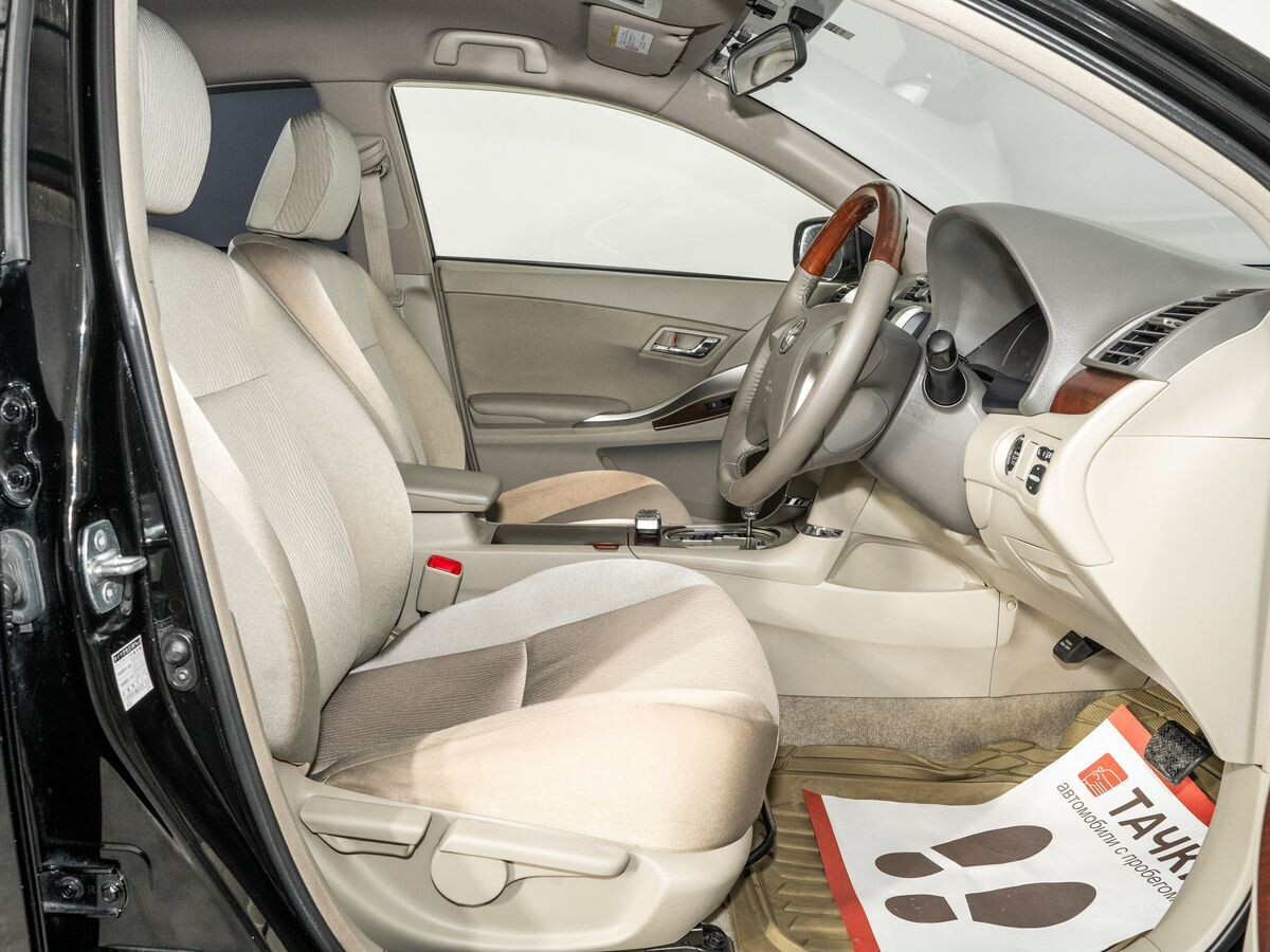 Toyota Premio 2012 - фото автомобиля