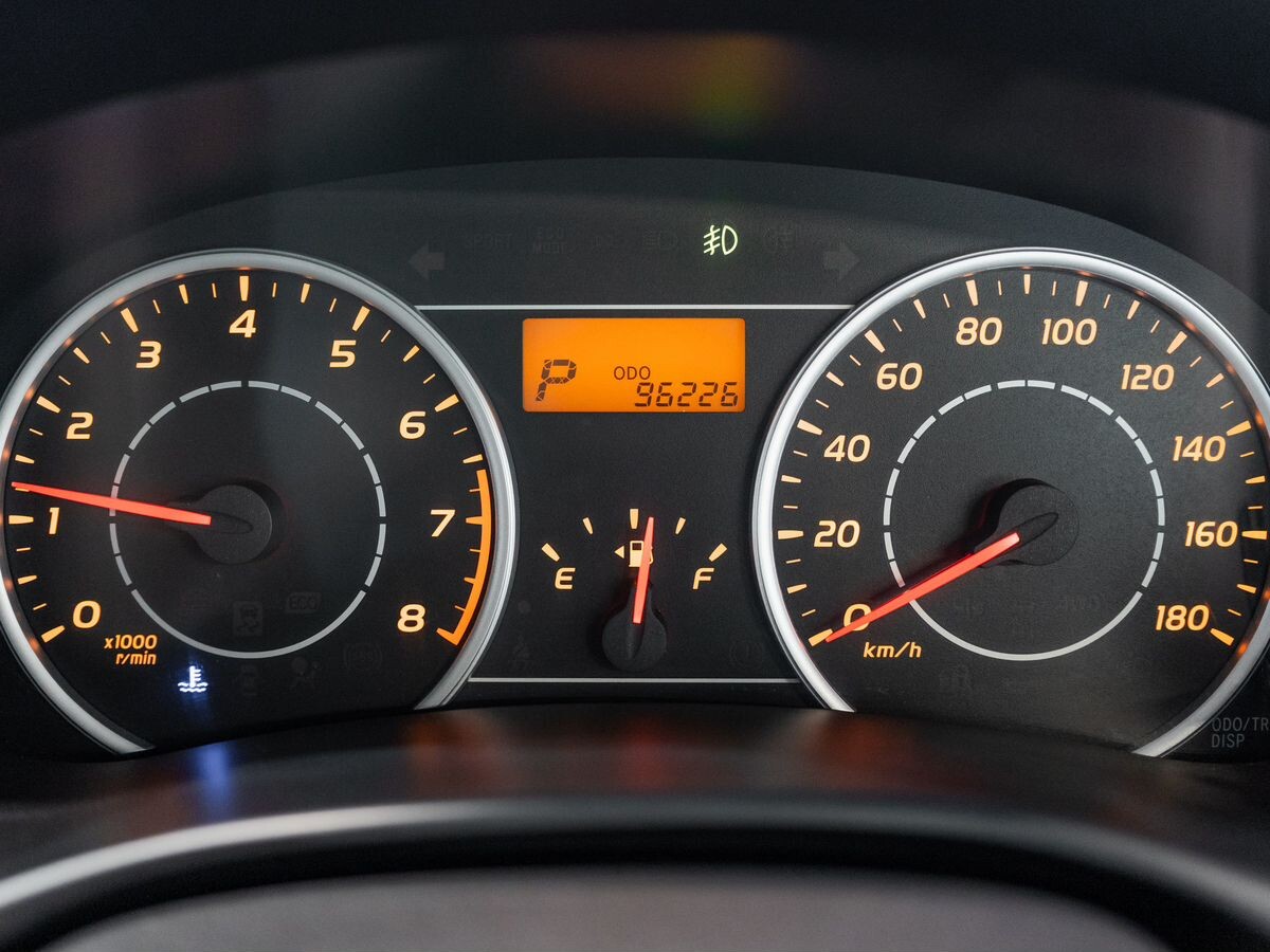 Toyota Wish 2011 - фото автомобиля