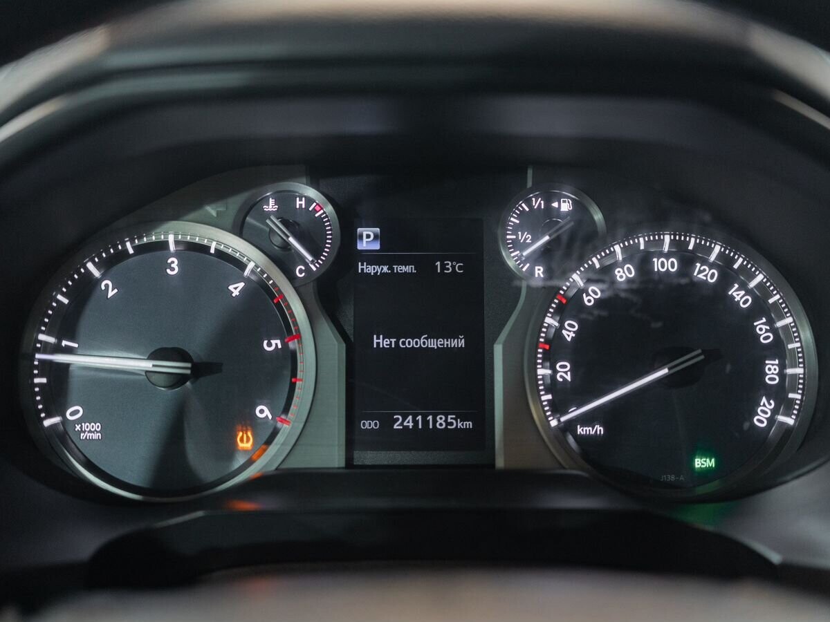 Toyota Land Cruiser Prado 2018 - фото автомобиля