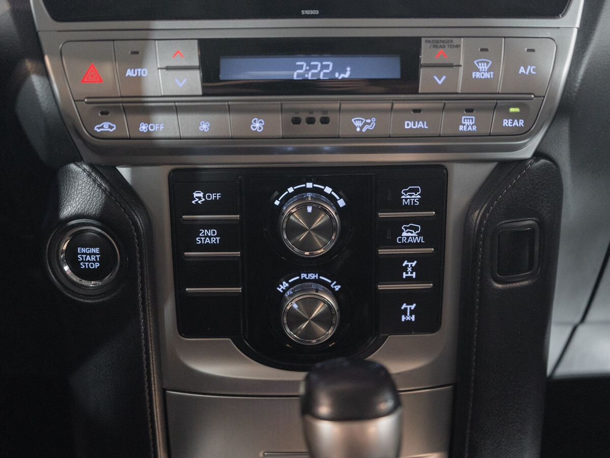 Toyota Land Cruiser Prado 2018 - фото автомобиля