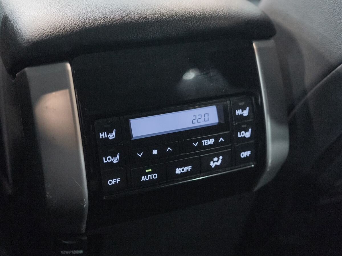 Toyota Land Cruiser Prado 2018 - фото автомобиля