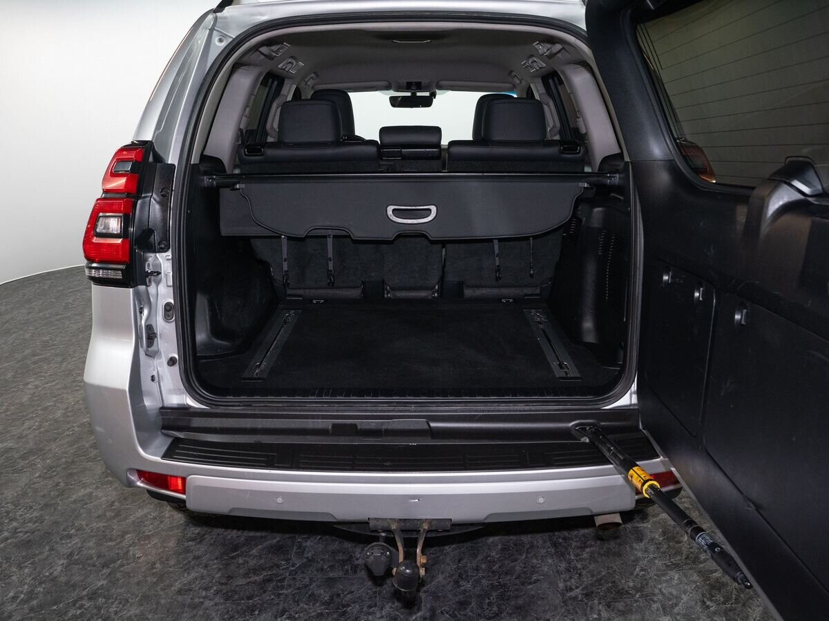 Toyota Land Cruiser Prado 2018 - фото автомобиля