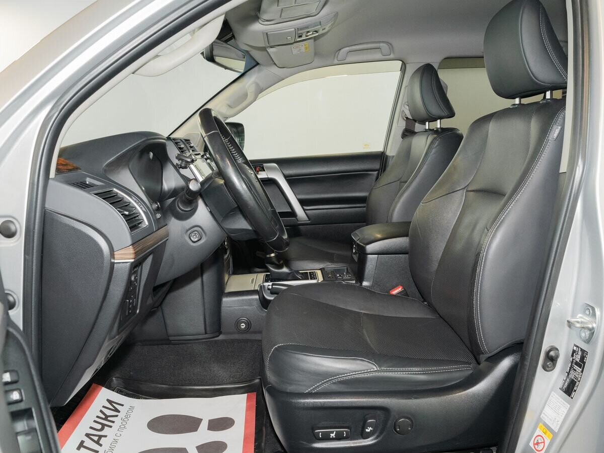 Toyota Land Cruiser Prado 2018 - фото автомобиля