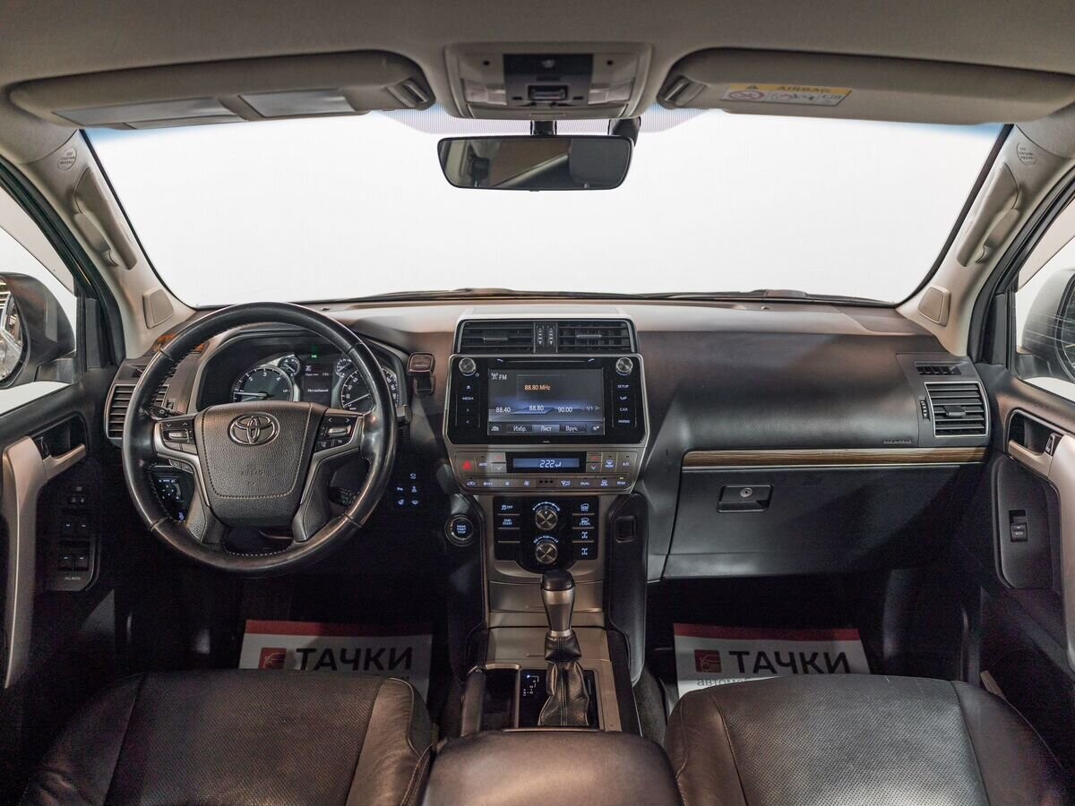 Toyota Land Cruiser Prado 2018 - фото автомобиля