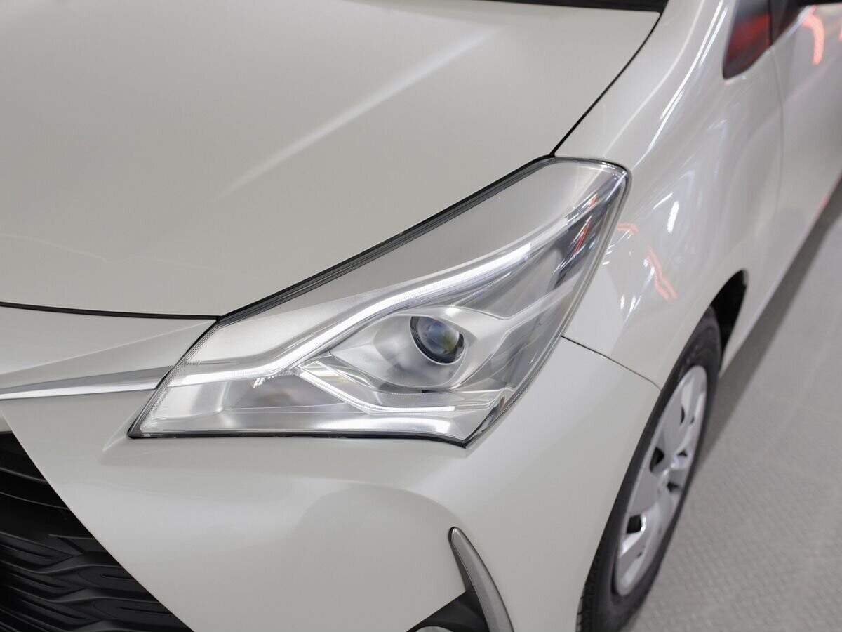 Toyota Vitz 2019 - фото автомобиля