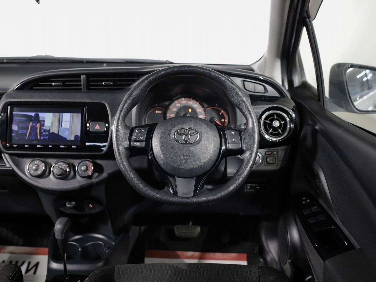 Toyota Vitz 2019 - фото автомобиля