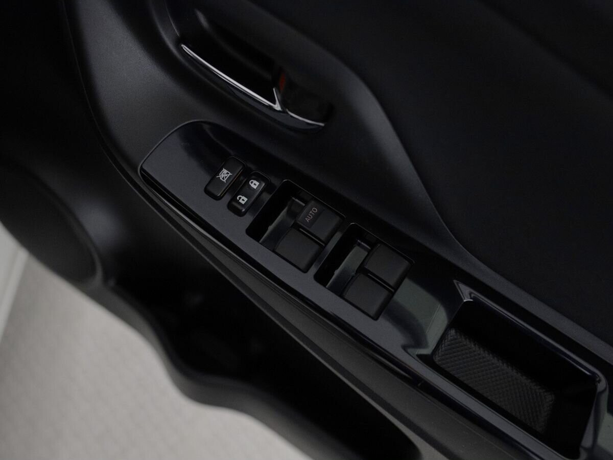 Toyota Vitz 2019 - фото автомобиля