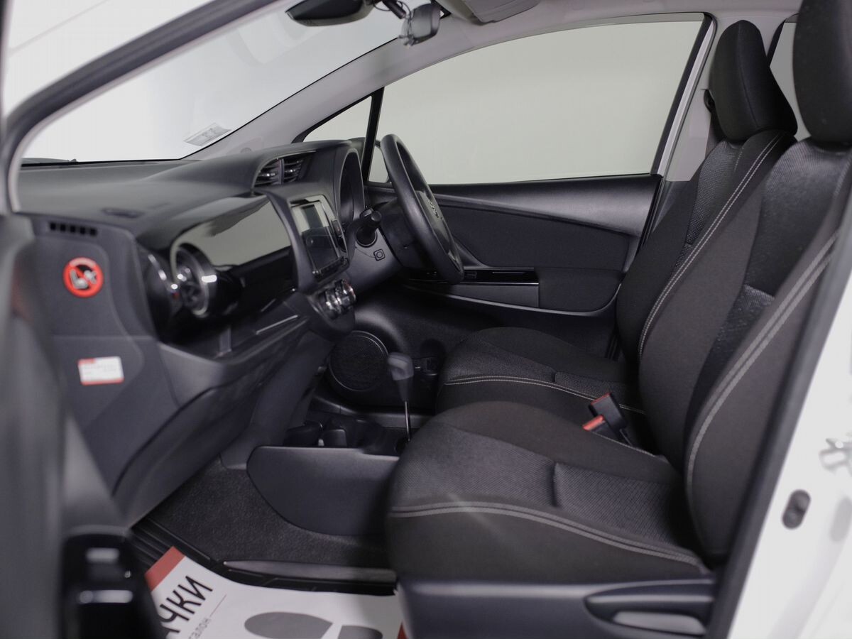 Toyota Vitz 2019 - фото автомобиля