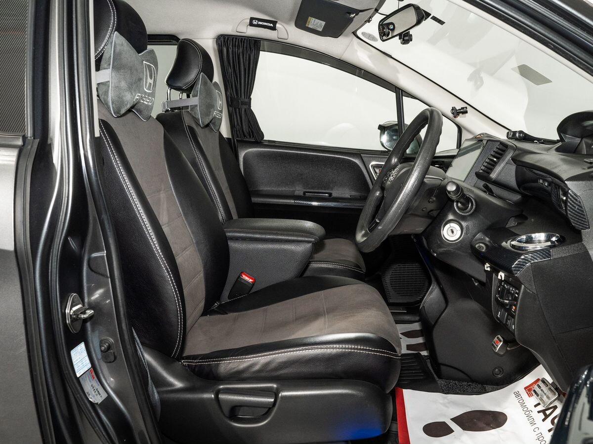 Honda Freed 2010 - фото автомобиля