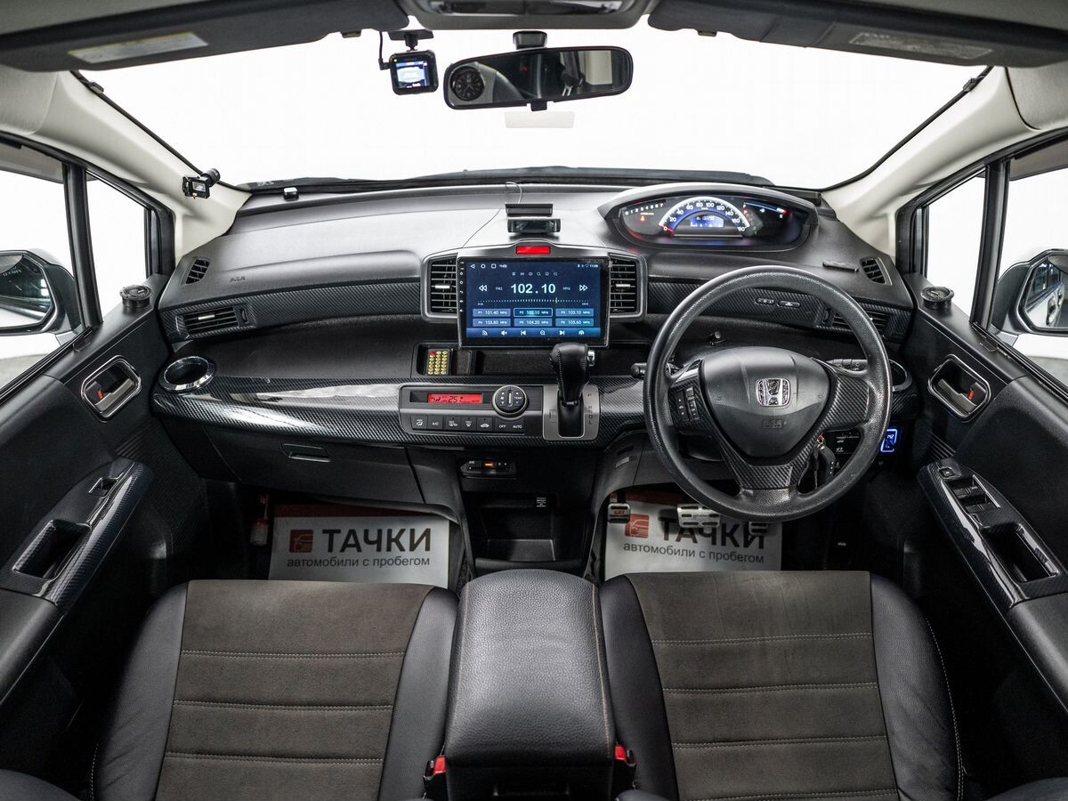 Honda Freed 2010 - фото автомобиля