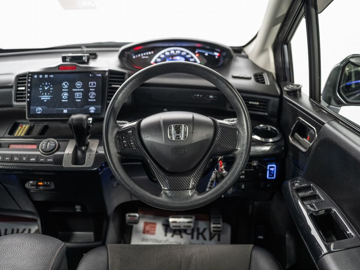 Honda Freed 2010 - фото автомобиля