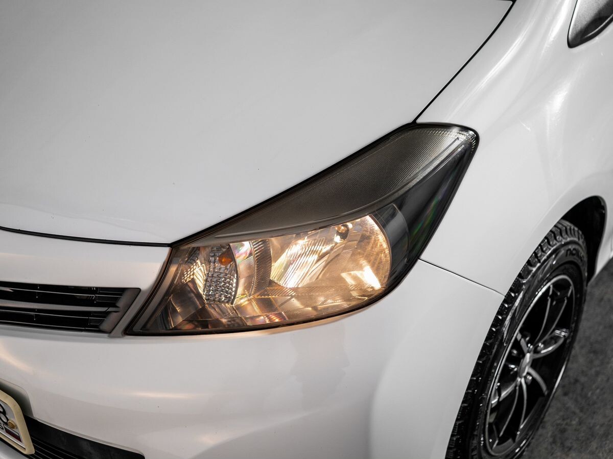 Toyota Vitz 2013 - фото автомобиля