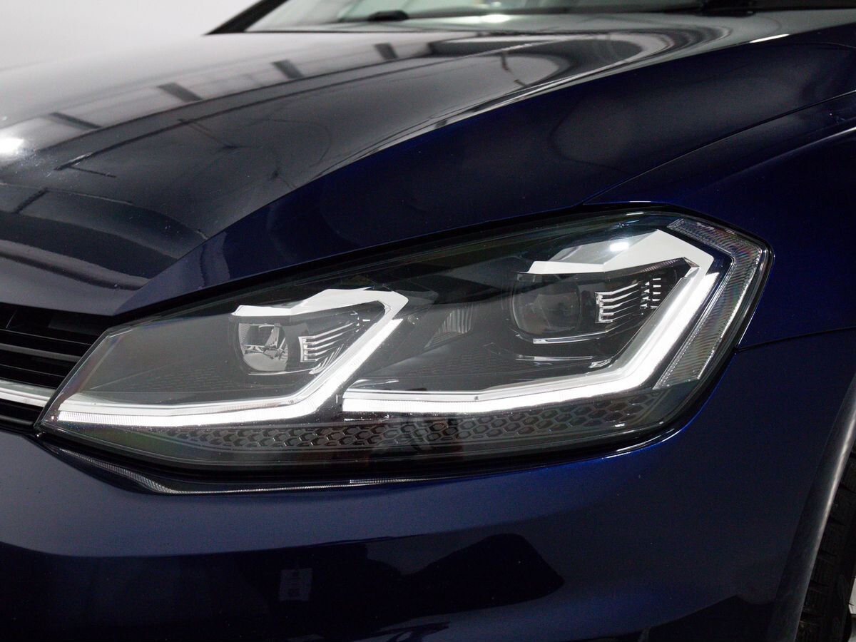 Volkswagen Golf 2018 - фото автомобиля