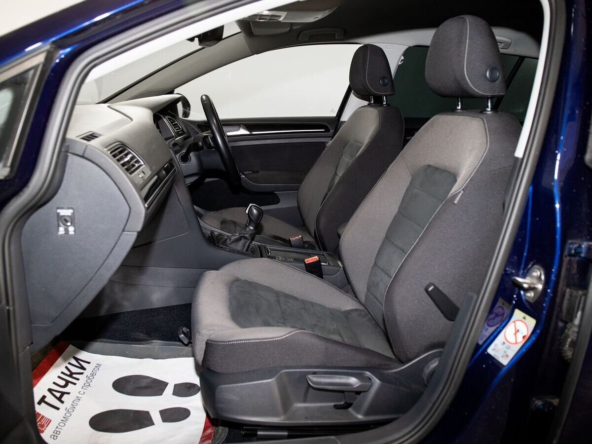 Volkswagen Golf 2018 - фото автомобиля