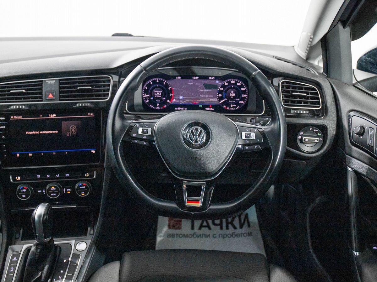 Volkswagen Golf 2018 - фото автомобиля