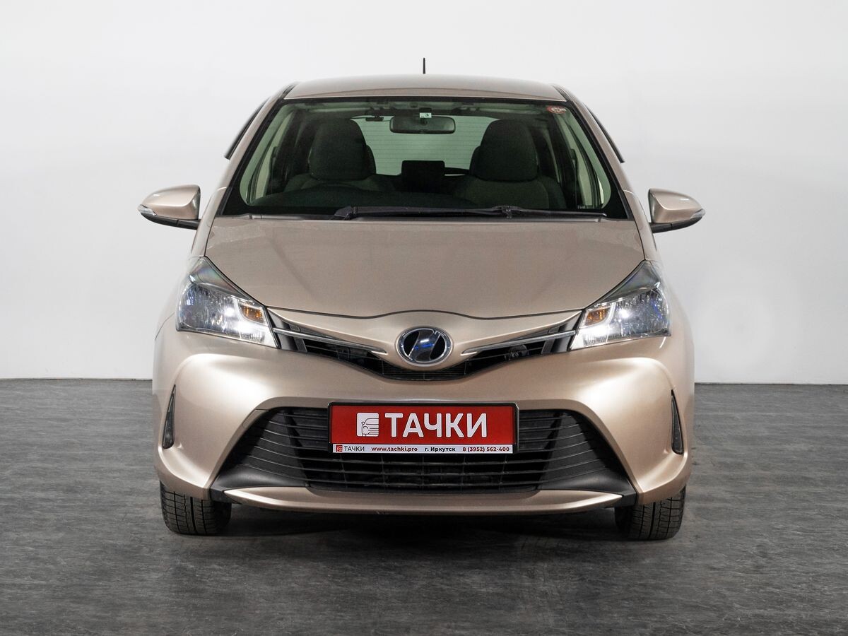Toyota Vitz 2015 - фото автомобиля