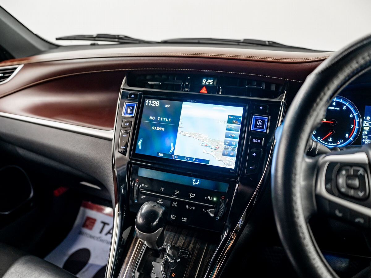 Toyota Harrier 2017 - фото автомобиля