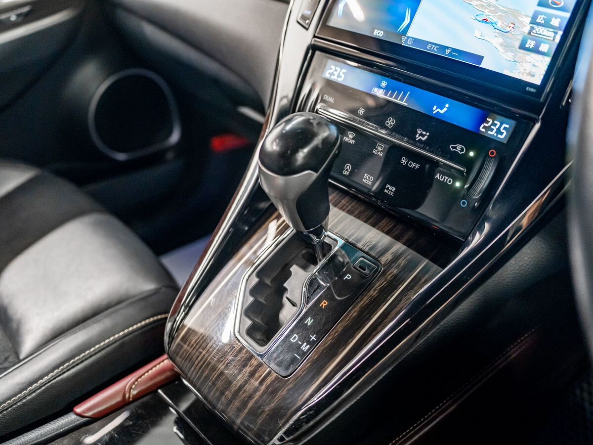 Toyota Harrier 2017 - фото автомобиля