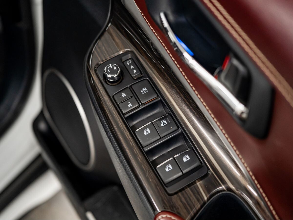 Toyota Harrier 2017 - фото автомобиля