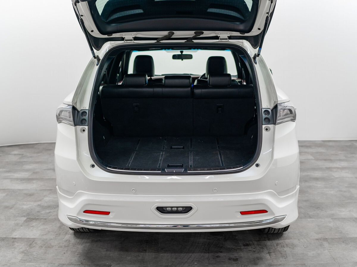 Toyota Harrier 2017 - фото автомобиля