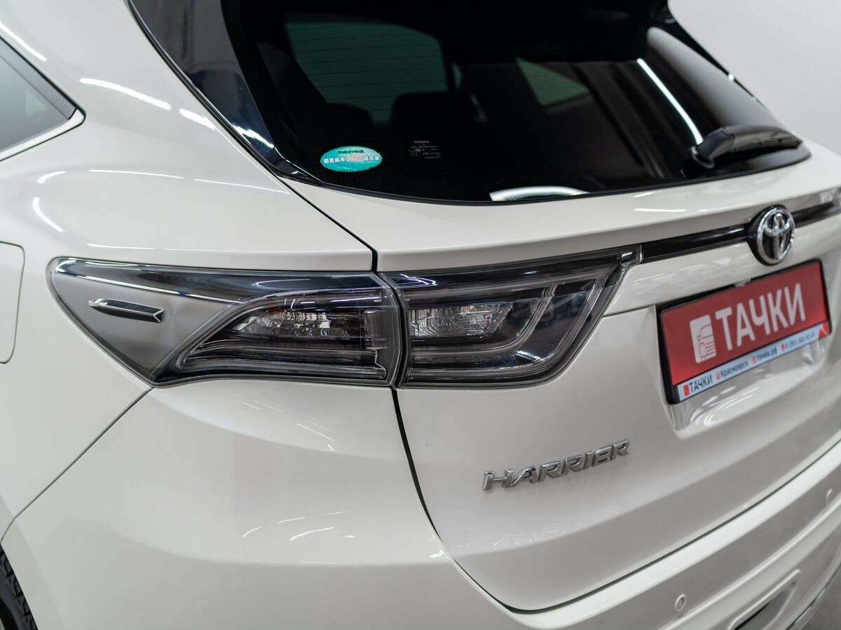 Toyota Harrier 2017 - фото автомобиля