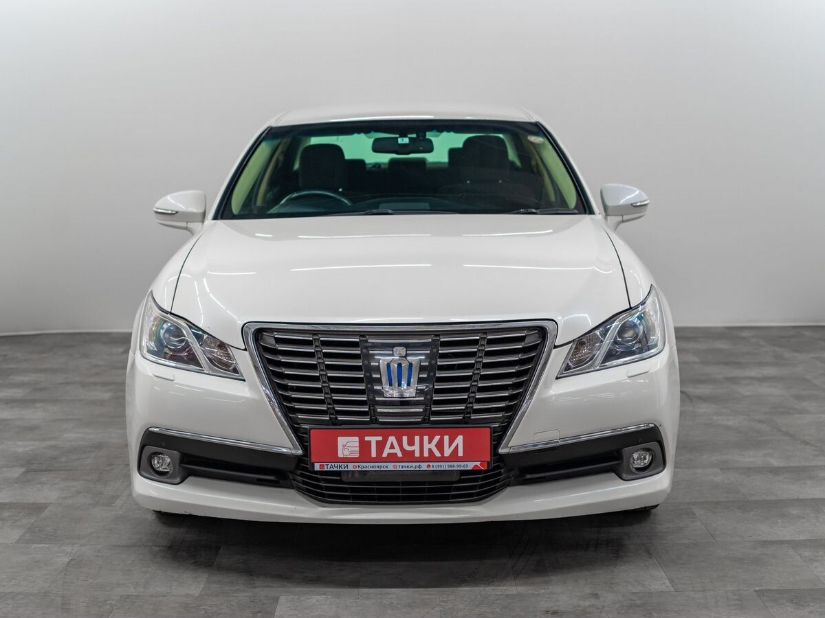Toyota Crown 2014 - фото автомобиля