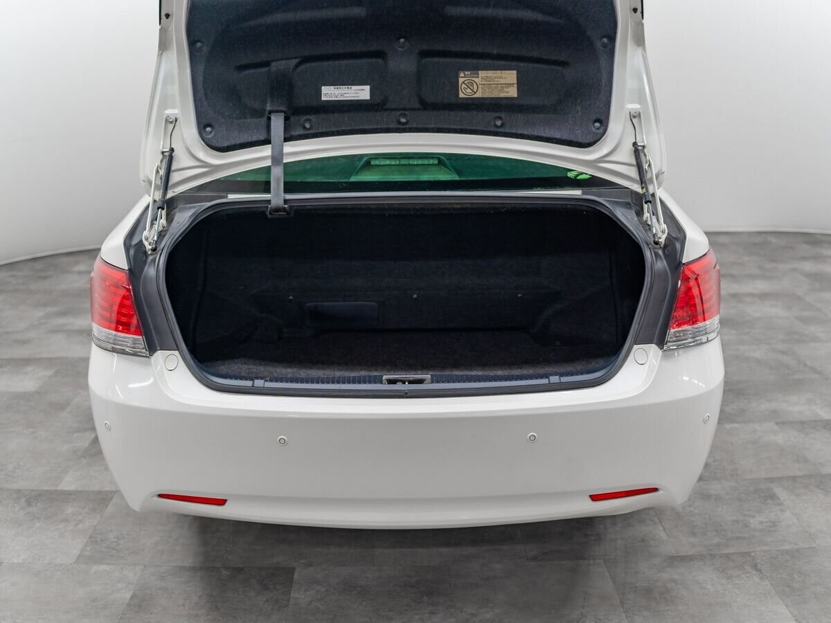 Toyota Crown 2014 - фото автомобиля