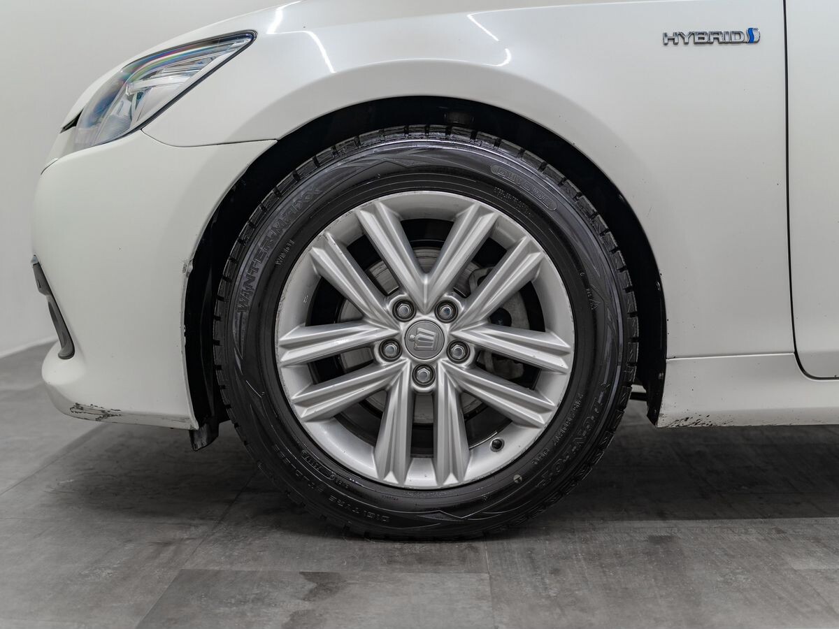 Toyota Crown 2014 - фото автомобиля