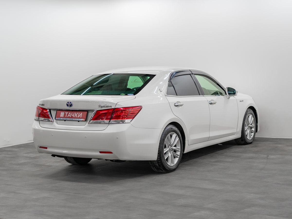 Toyota Crown 2014 - фото автомобиля