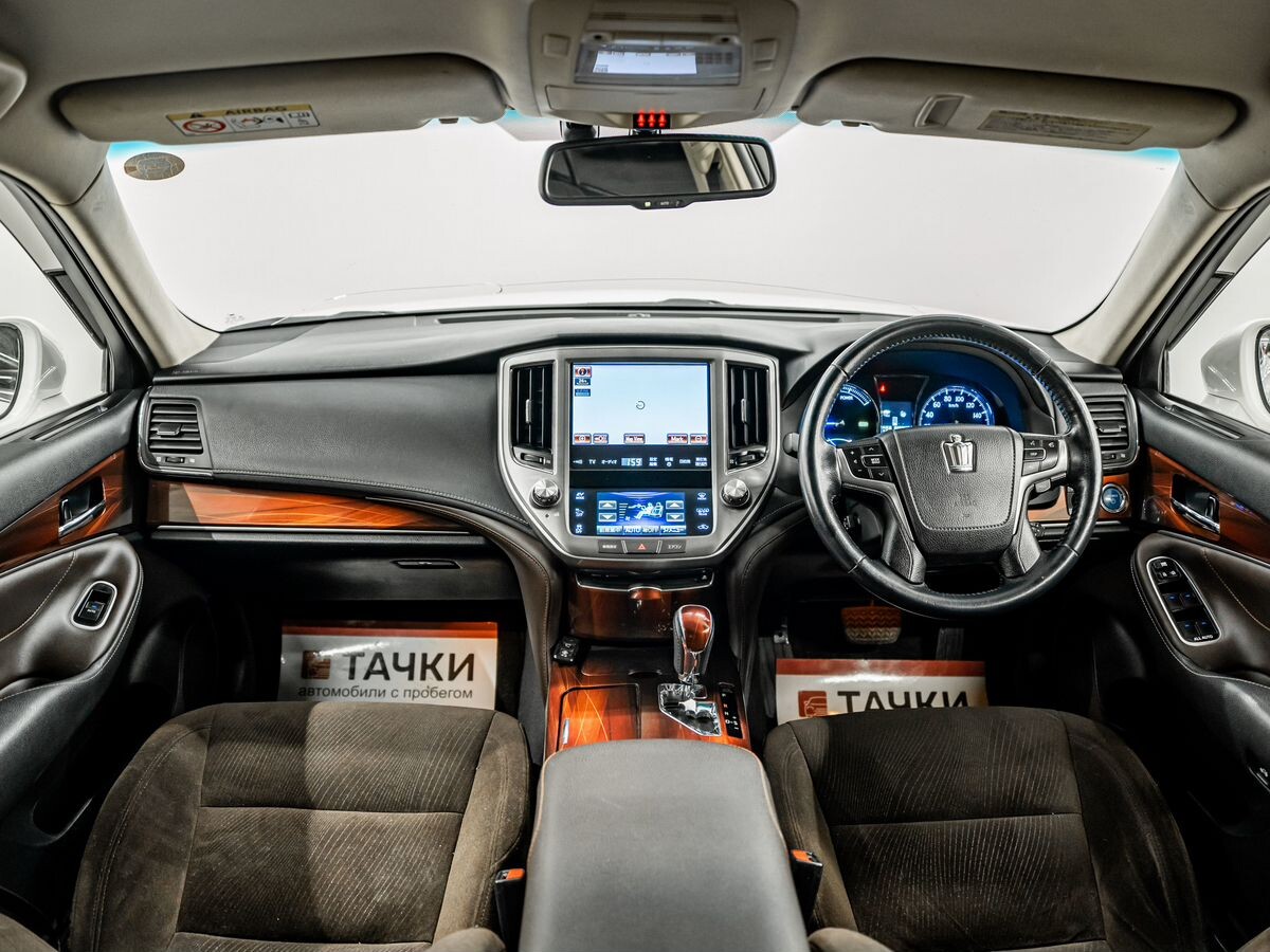 Toyota Crown 2014 - фото автомобиля