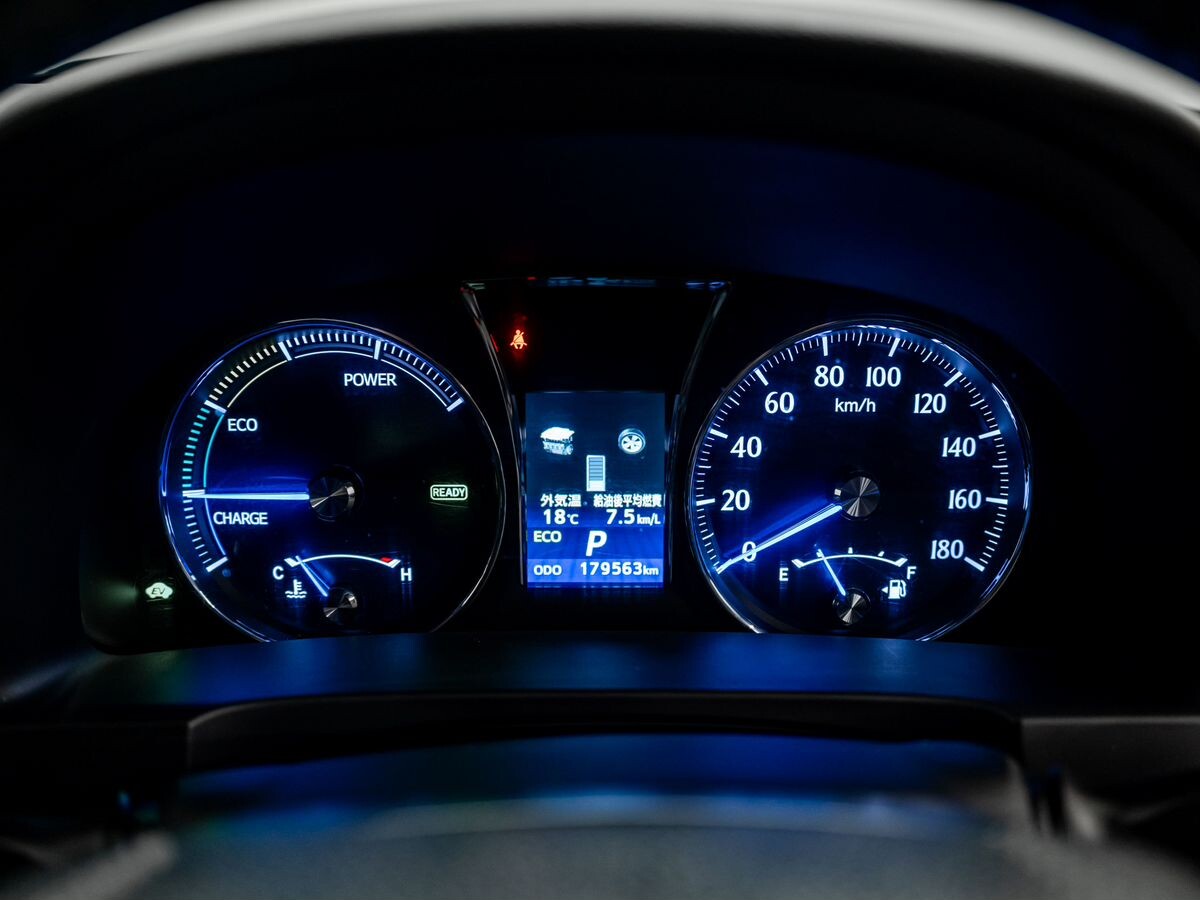 Toyota Crown 2014 - фото автомобиля