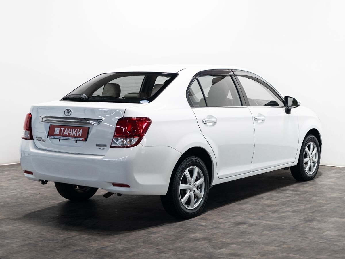 Toyota Corolla 2013 - фото автомобиля