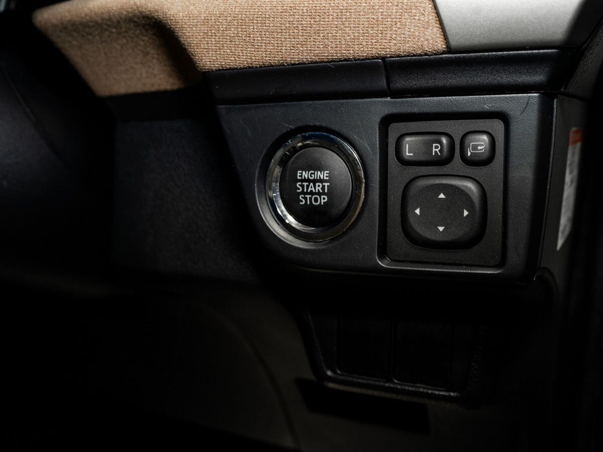 Toyota Corolla 2013 - фото автомобиля