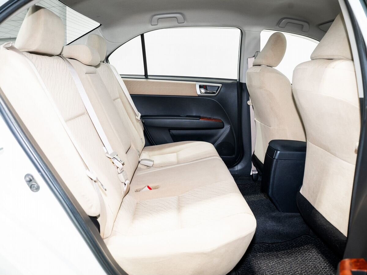 Toyota Corolla 2013 - фото автомобиля