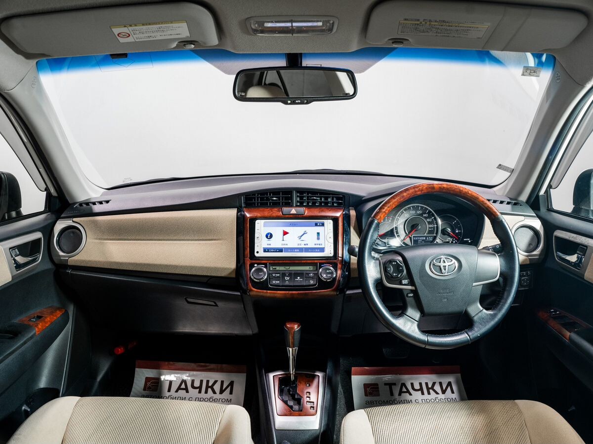 Toyota Corolla 2013 - фото автомобиля