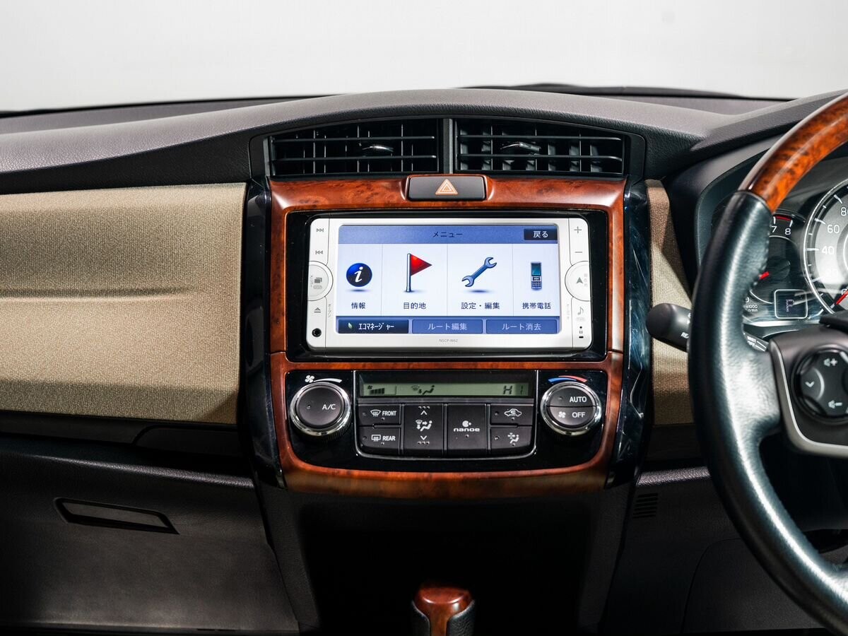 Toyota Corolla 2013 - фото автомобиля