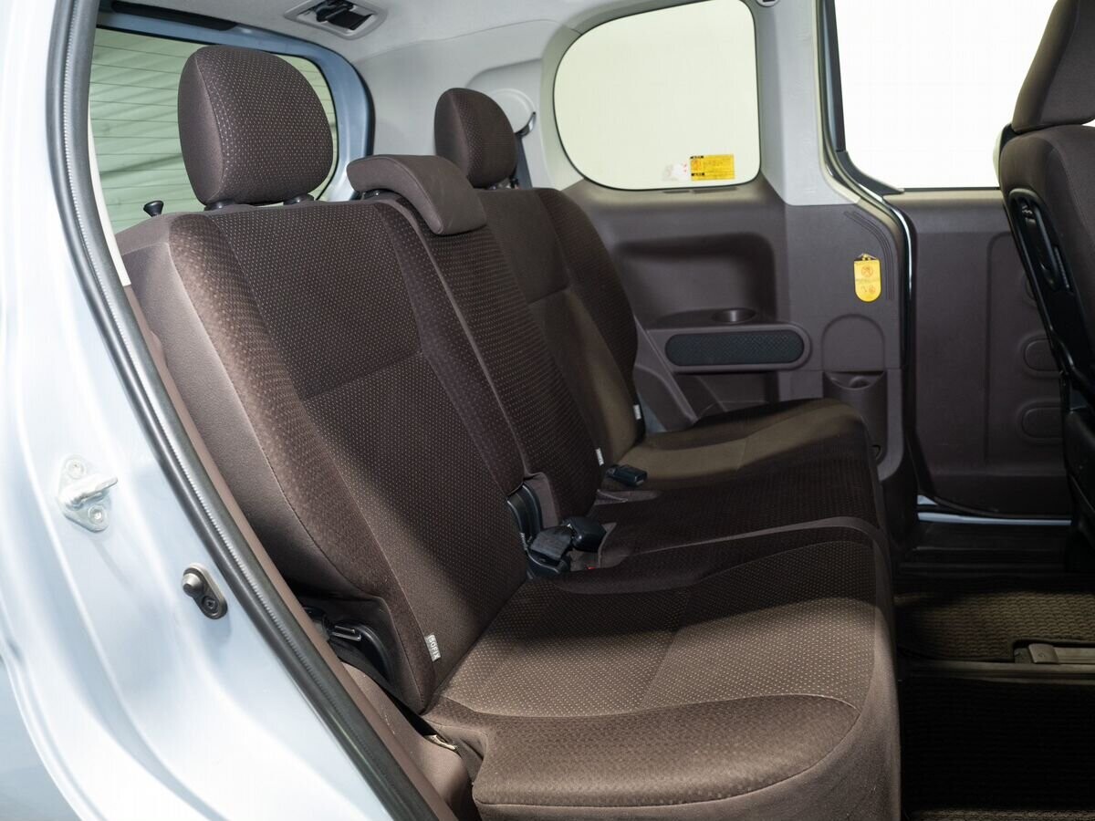 Toyota Porte 2012 - фото автомобиля