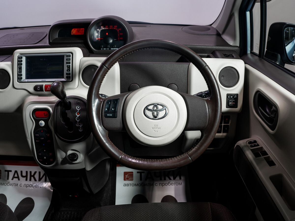 Toyota Porte 2012 - фото автомобиля