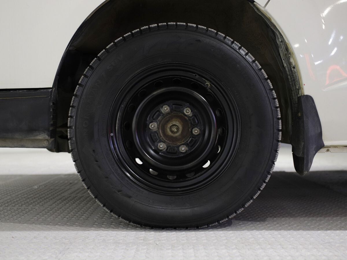 Toyota HiAce 2017 - фото автомобиля