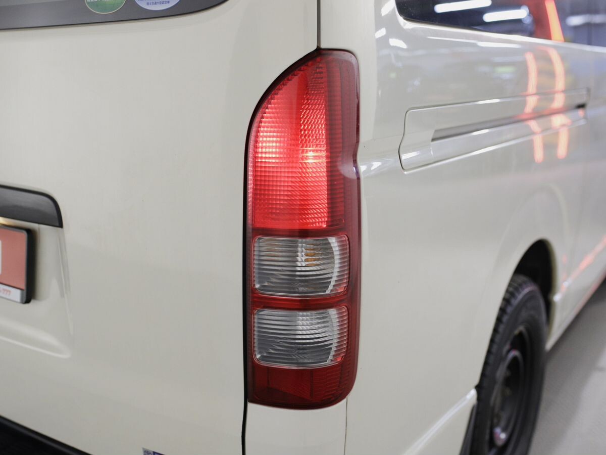 Toyota HiAce 2017 - фото автомобиля