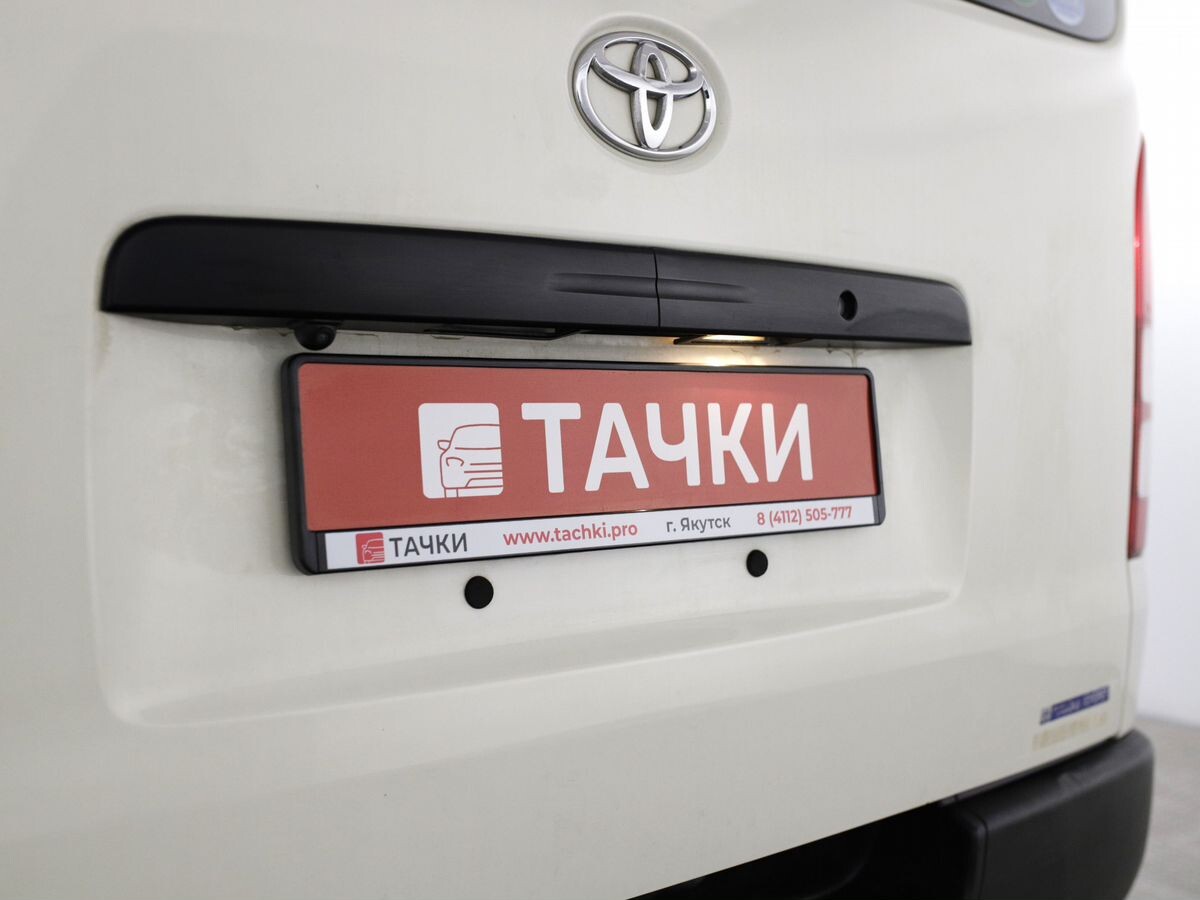 Toyota HiAce 2017 - фото автомобиля